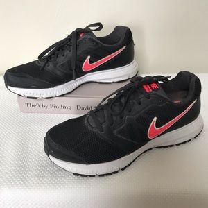 Nike Downshifter 6 Running Shoes size 9